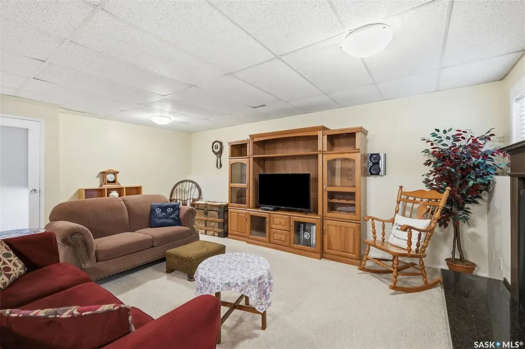 233 Kellins Place Saskatoon SK S7N 2X5