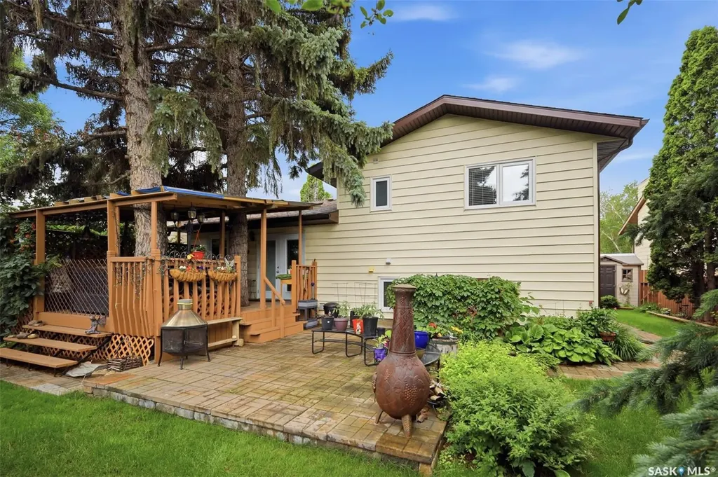 233 Kellins Place Saskatoon SK S7N 2X5