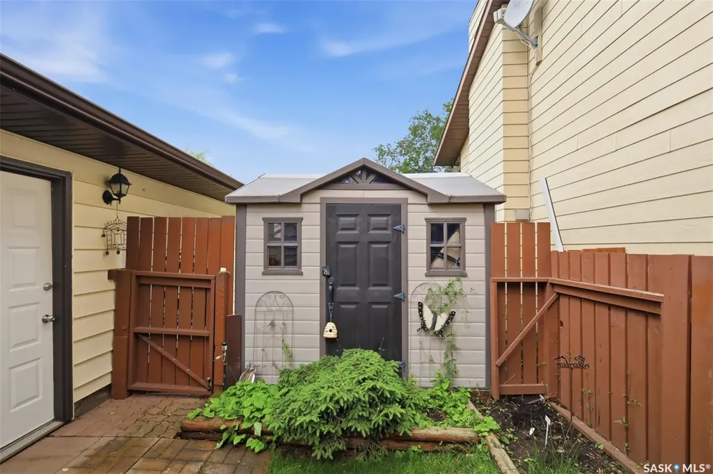 233 Kellins Place Saskatoon SK S7N 2X5