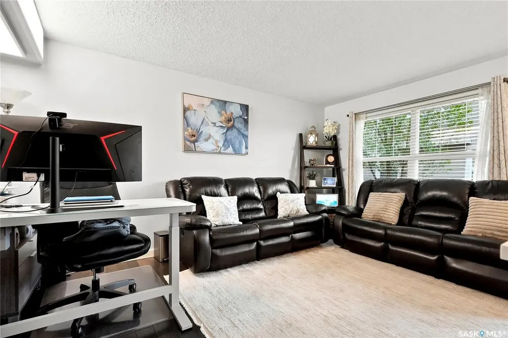 410 Ledingham Way Saskatoon SK S7V 0C4