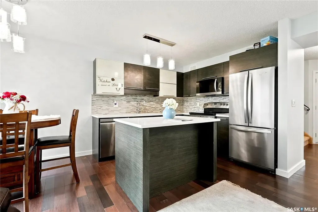 410 Ledingham Way Saskatoon SK S7V 0C4