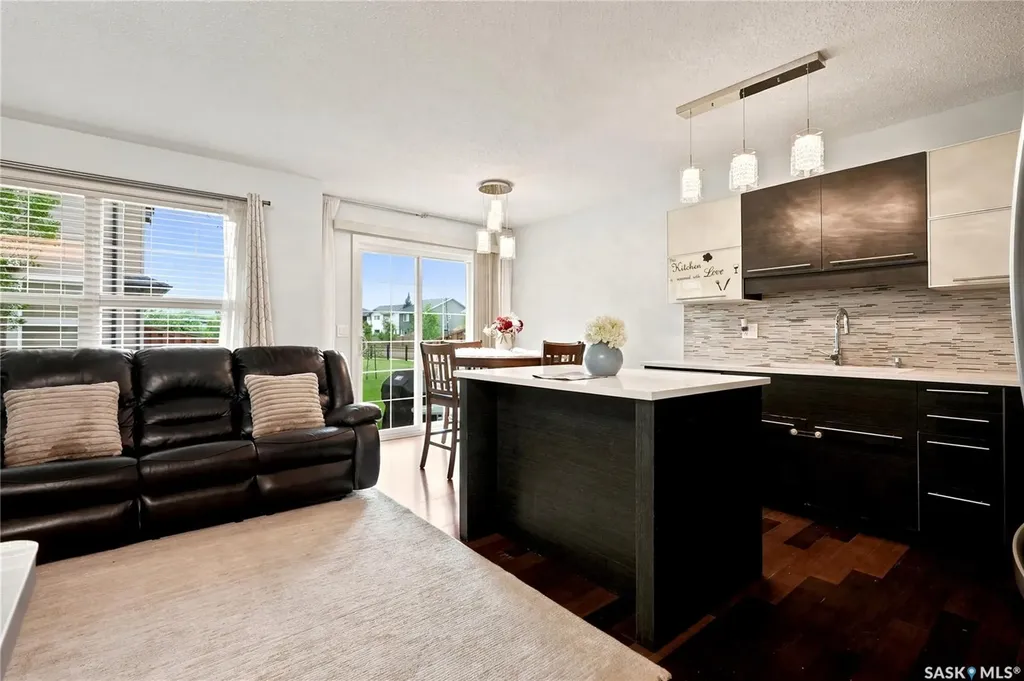 410 Ledingham Way Saskatoon SK S7V 0C4