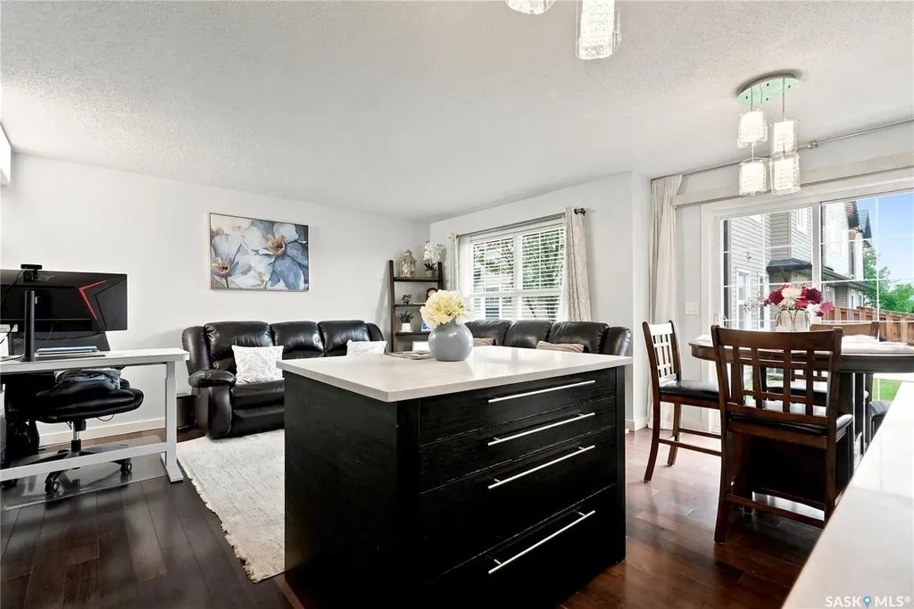 410 Ledingham Way Saskatoon SK S7V 0C4