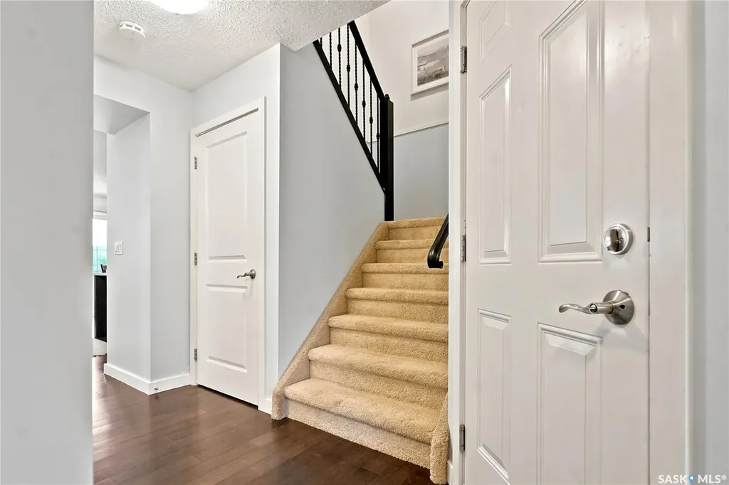 410 Ledingham Way Saskatoon SK S7V 0C4