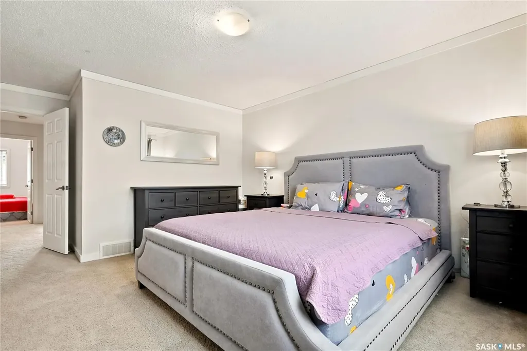 410 Ledingham Way Saskatoon SK S7V 0C4