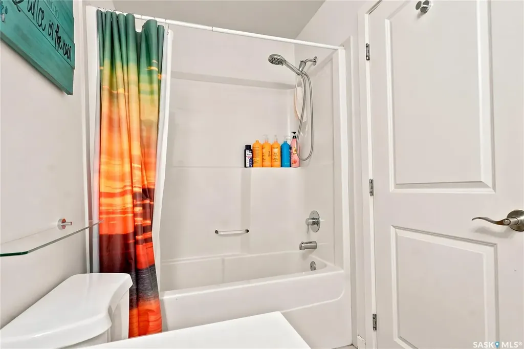 410 Ledingham Way Saskatoon SK S7V 0C4