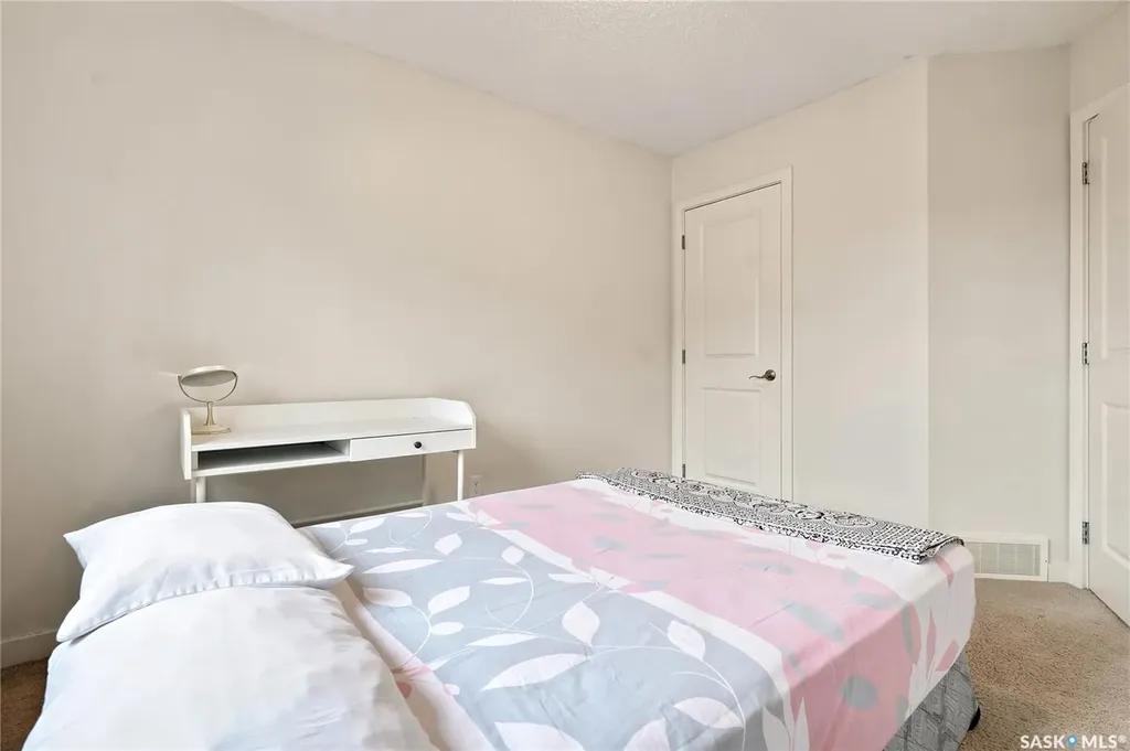 410 Ledingham Way Saskatoon SK S7V 0C4