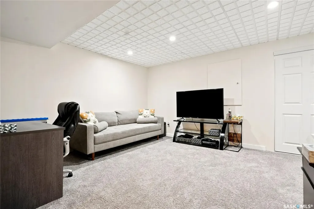 410 Ledingham Way Saskatoon SK S7V 0C4