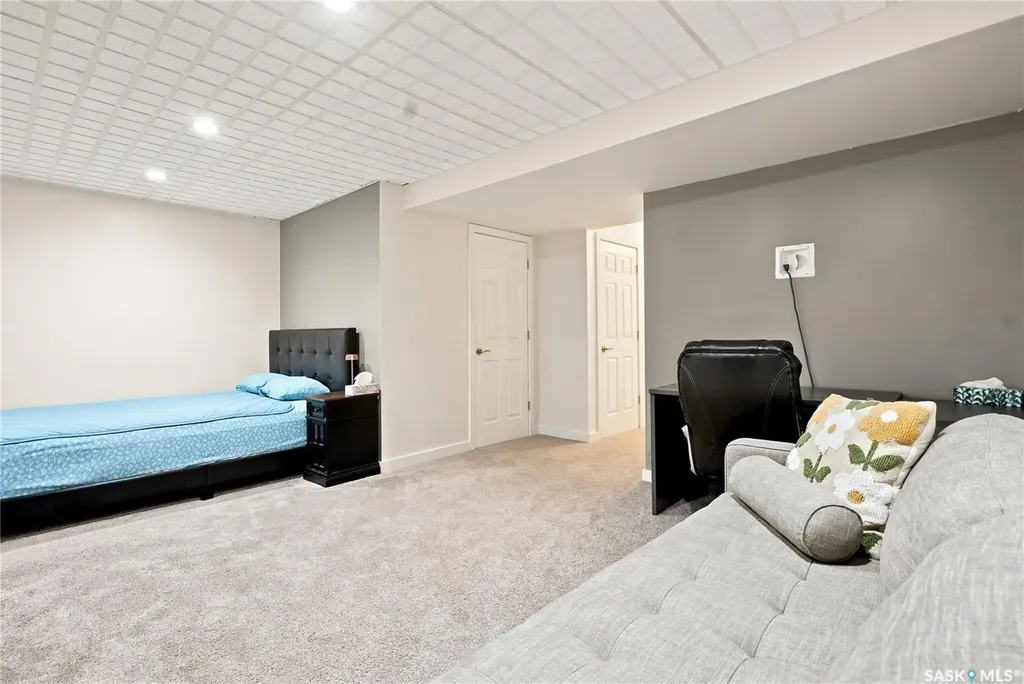 410 Ledingham Way Saskatoon SK S7V 0C4