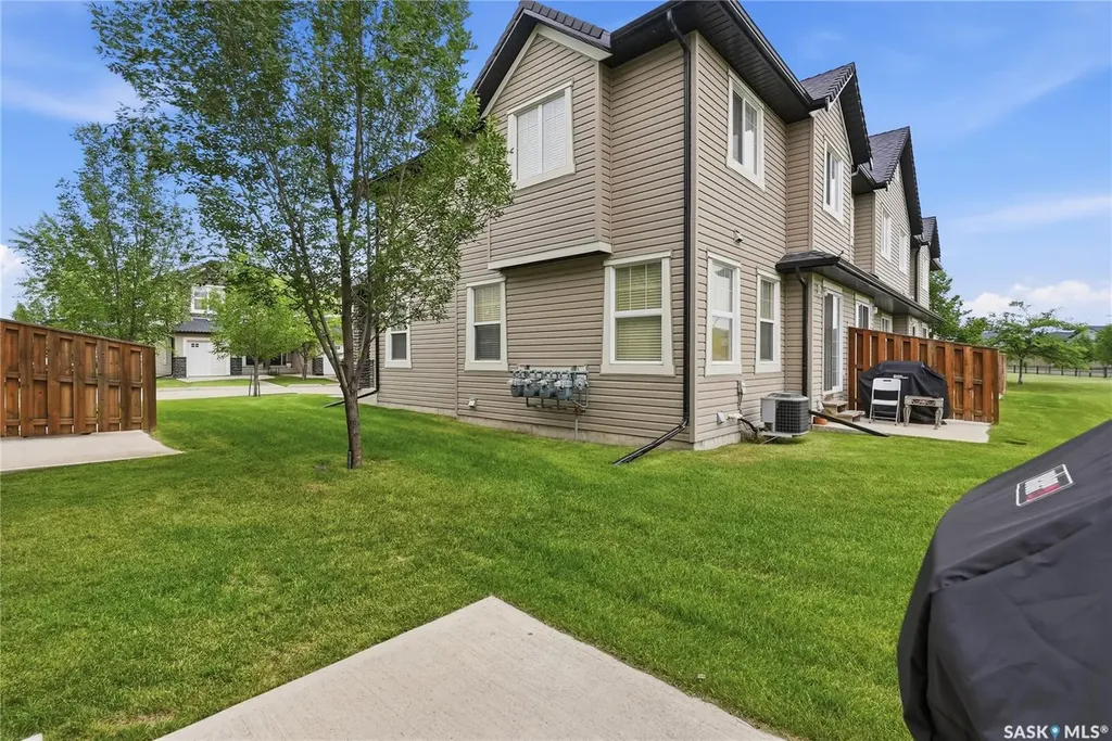 410 Ledingham Way Saskatoon SK S7V 0C4