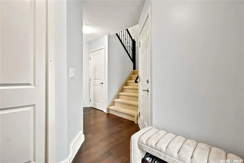410 Ledingham Way Saskatoon SK S7V 0C4