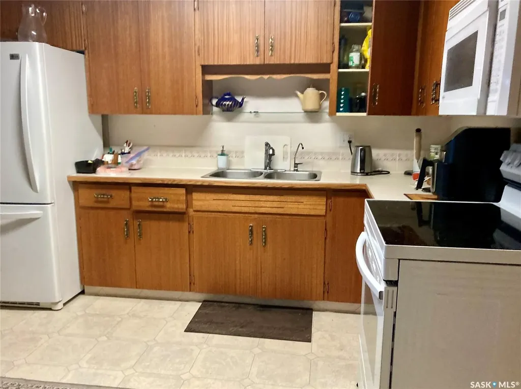 1187 Ashley Drive Swift Current SK S9H 1N4