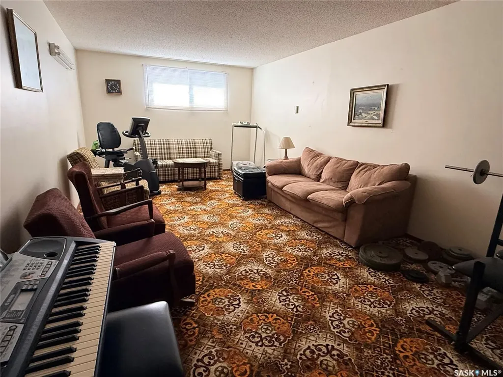 1187 Ashley Drive Swift Current SK S9H 1N4