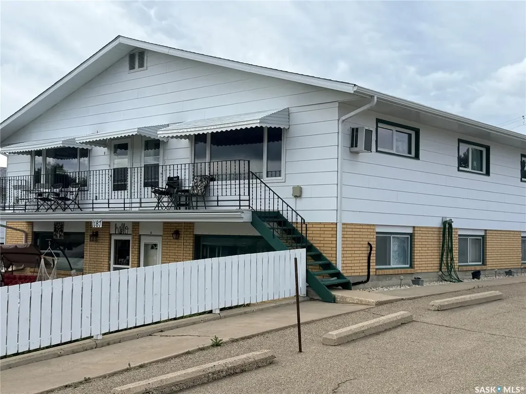 1187 Ashley Drive Swift Current SK S9H 1N4