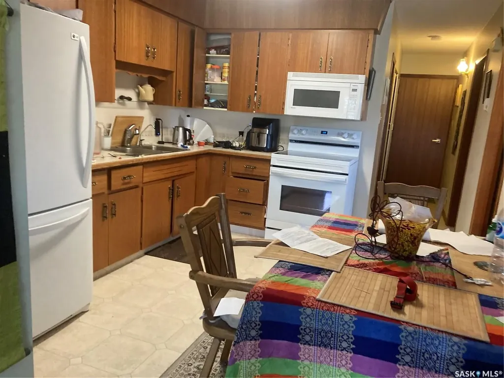 1187 Ashley Drive Swift Current SK S9H 1N4