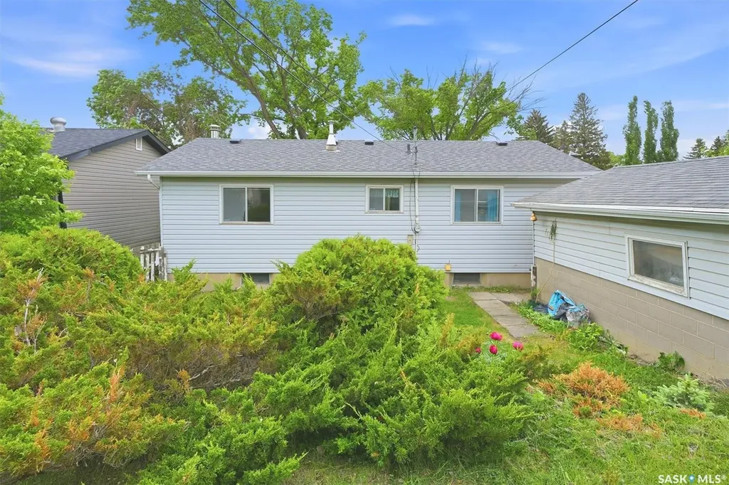 99 Howell Avenue Saskatoon SK S7L 3S9