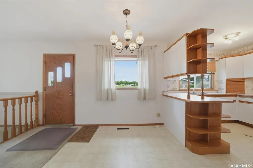 99 Howell Avenue Saskatoon SK S7L 3S9
