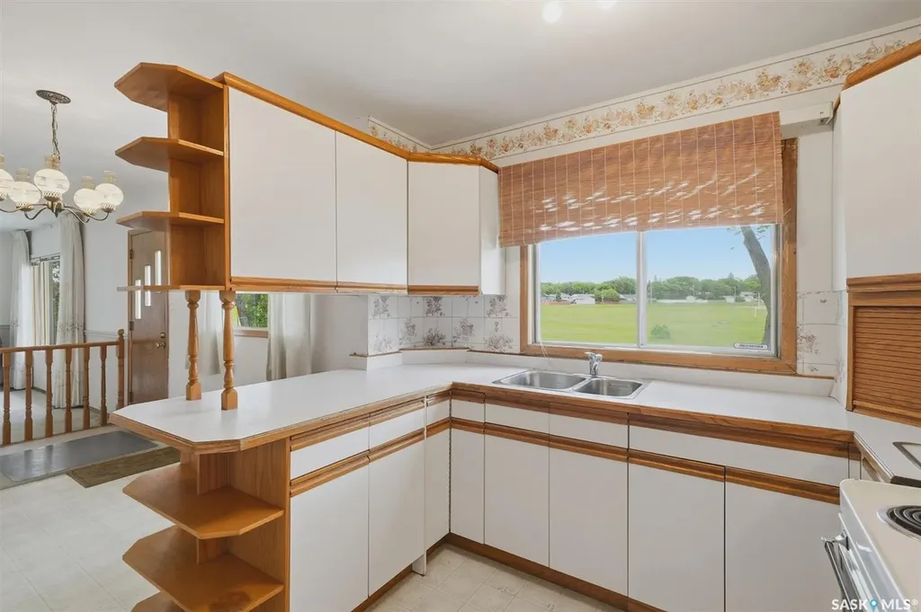 99 Howell Avenue Saskatoon SK S7L 3S9