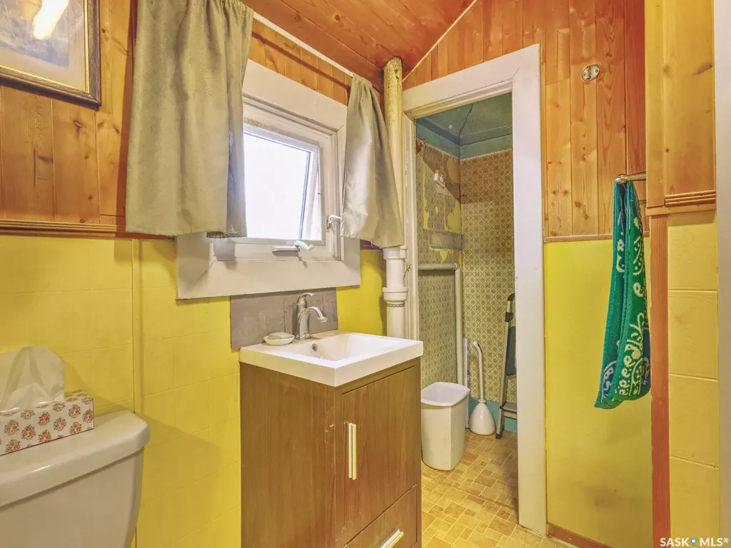 205 6th Avenue W Rosetown SK S0L 2V0