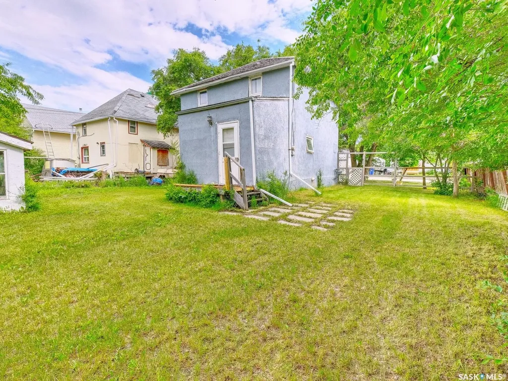 205 6th Avenue W Rosetown SK S0L 2V0