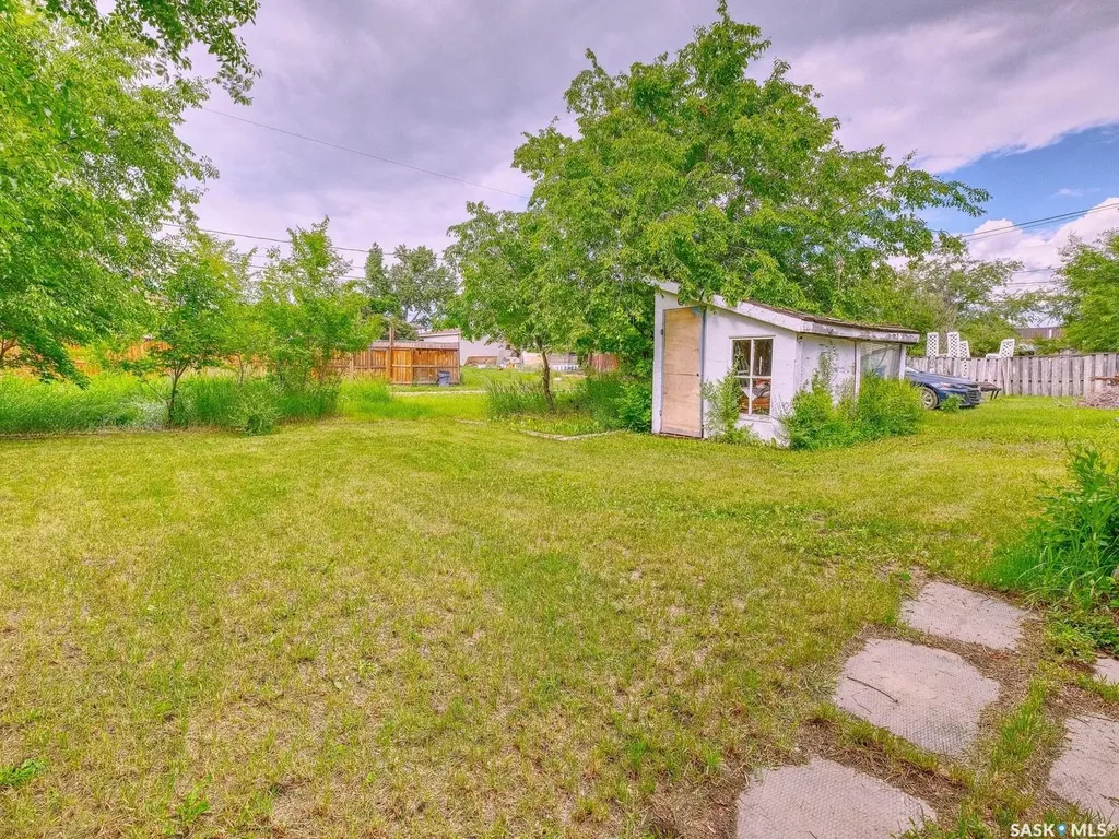 205 6th Avenue W Rosetown SK S0L 2V0