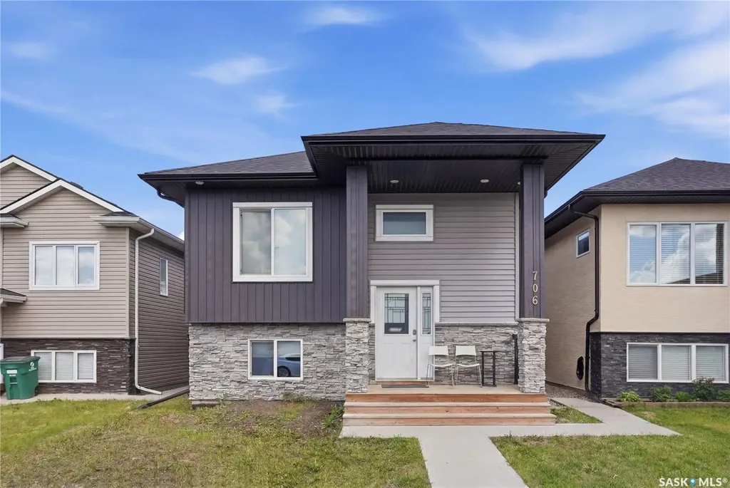 706 Ells Lane Saskatoon SK S7L 6H9