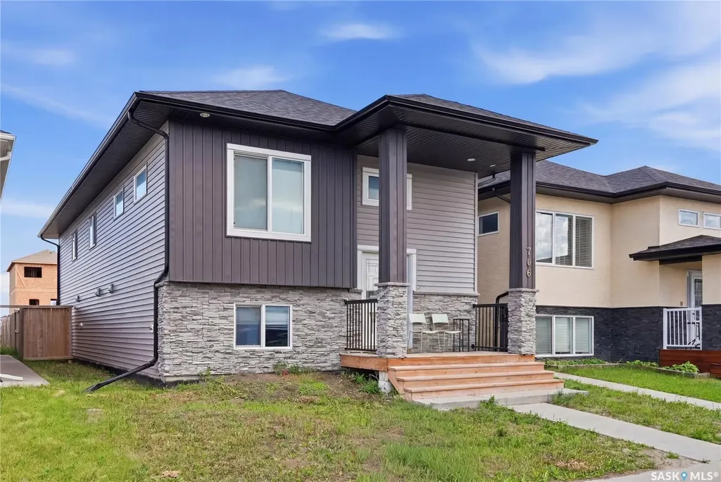 706 Ells Lane Saskatoon SK S7L 6H9