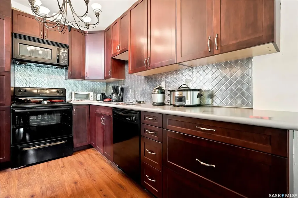 428 St John Street Regina SK S4R 1R3