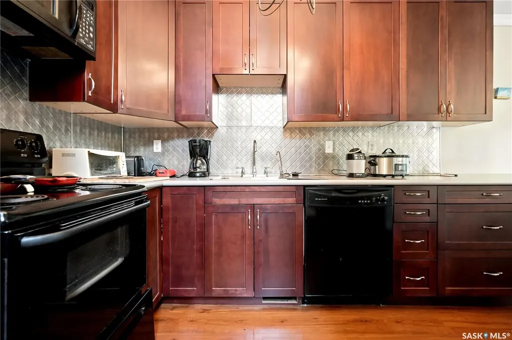 428 St John Street Regina SK S4R 1R3