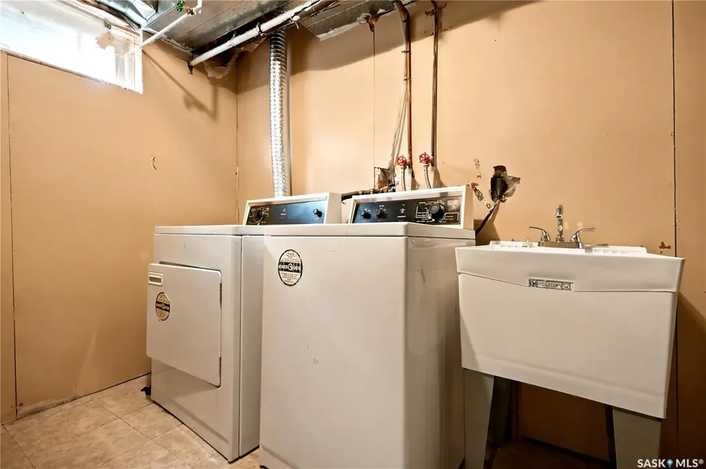 428 St John Street Regina SK S4R 1R3