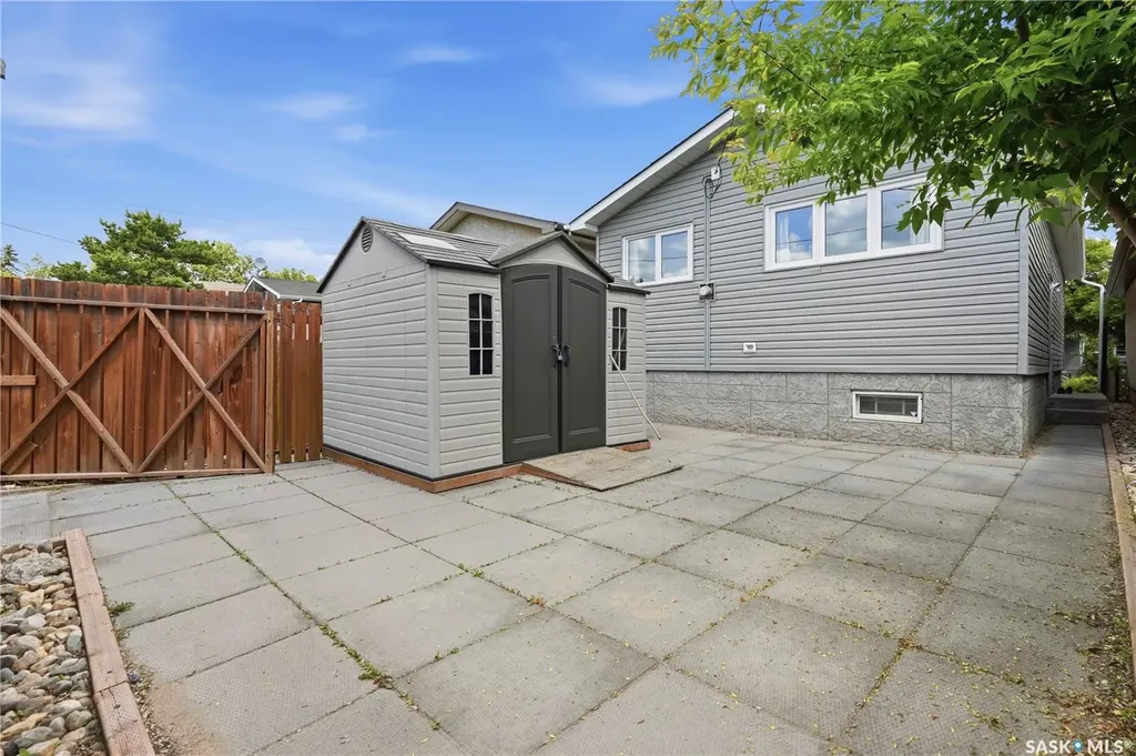 428 St John Street Regina SK S4R 1R3