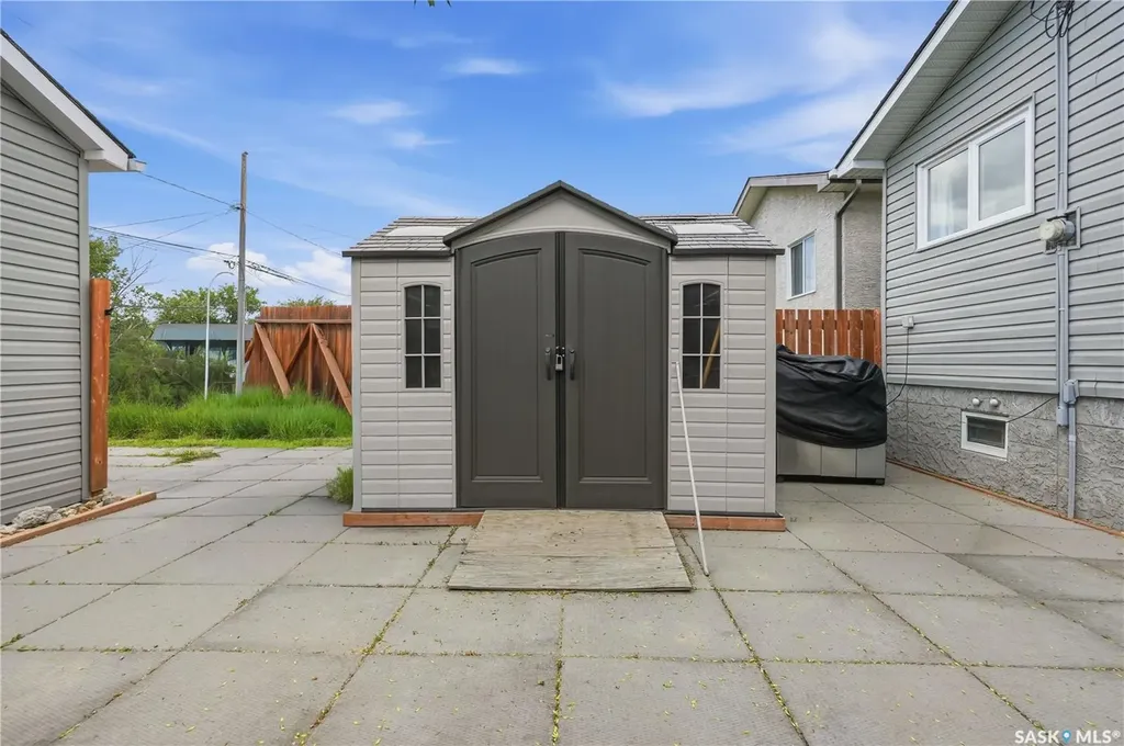 428 St John Street Regina SK S4R 1R3