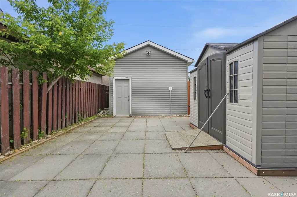 428 St John Street Regina SK S4R 1R3