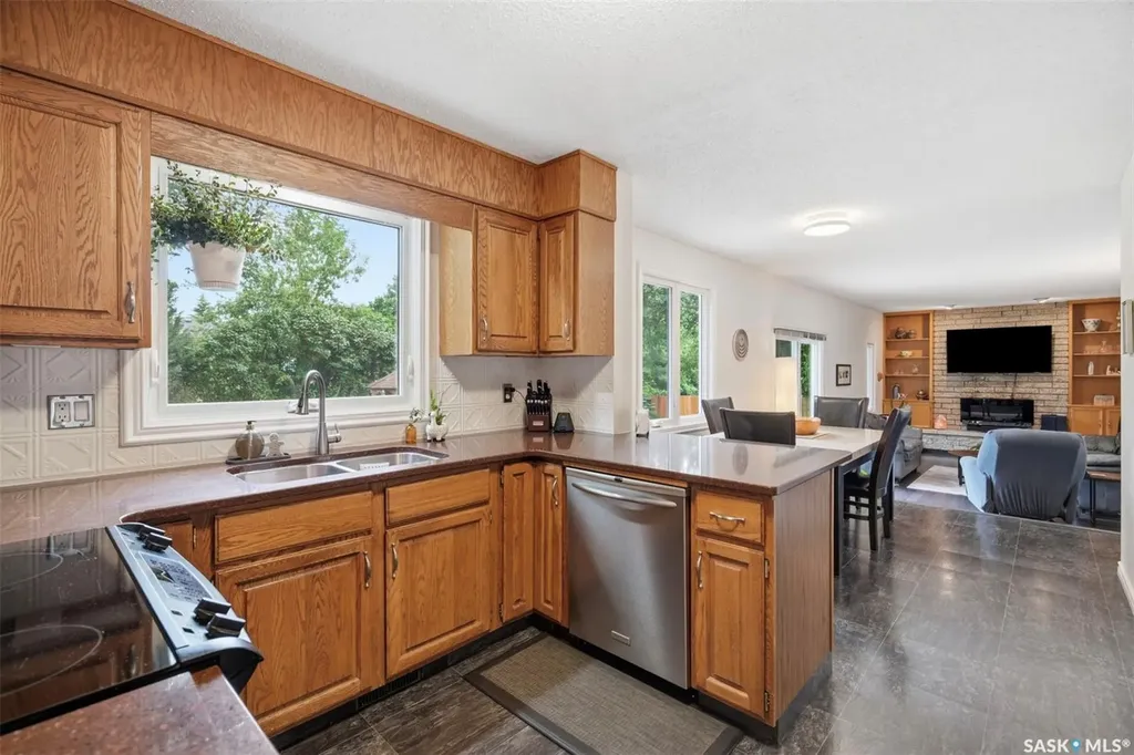 233 Sturgeon Place Saskatoon SK S7K 4C5