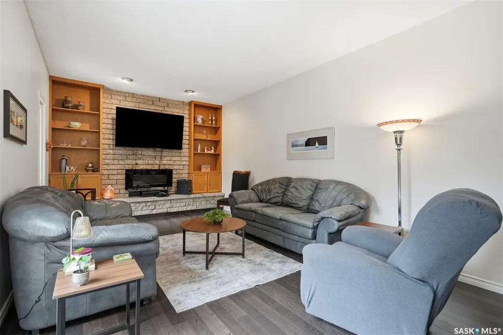 233 Sturgeon Place Saskatoon SK S7K 4C5