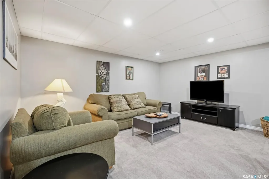 233 Sturgeon Place Saskatoon SK S7K 4C5