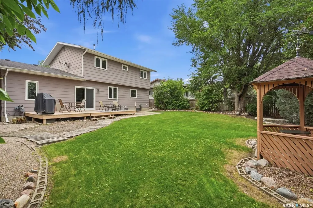 233 Sturgeon Place Saskatoon SK S7K 4C5
