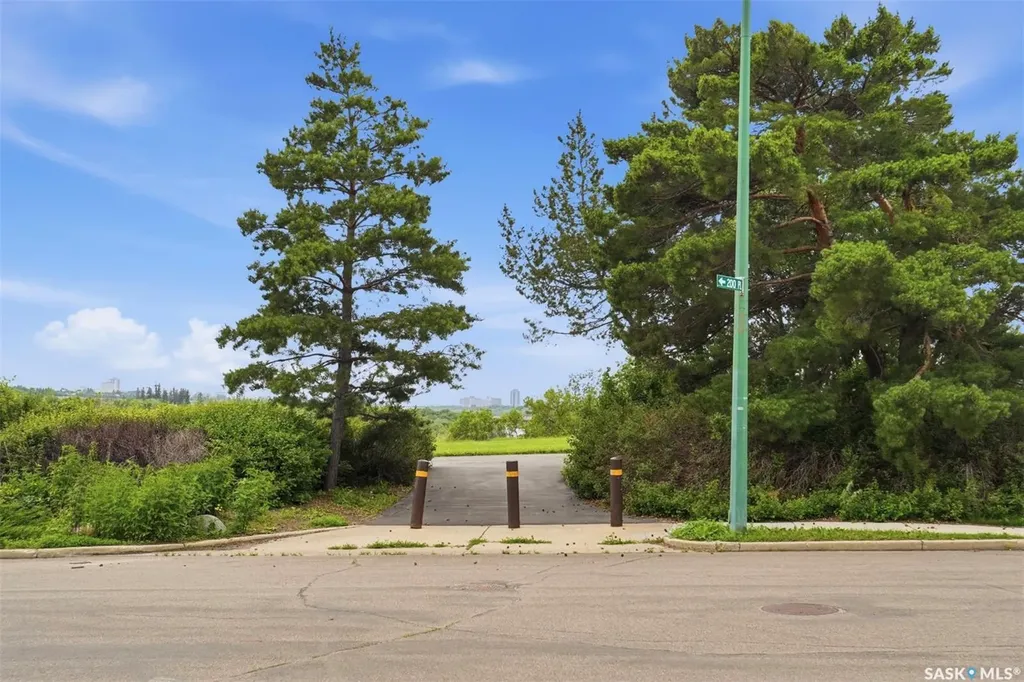 233 Sturgeon Place Saskatoon SK S7K 4C5