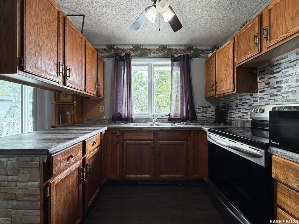336 2nd Street W Shaunavon SK S0N 2M0