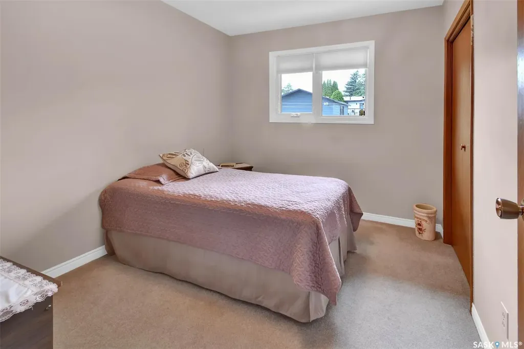 1721 Empire Avenue Saskatoon SK S7K 3E9