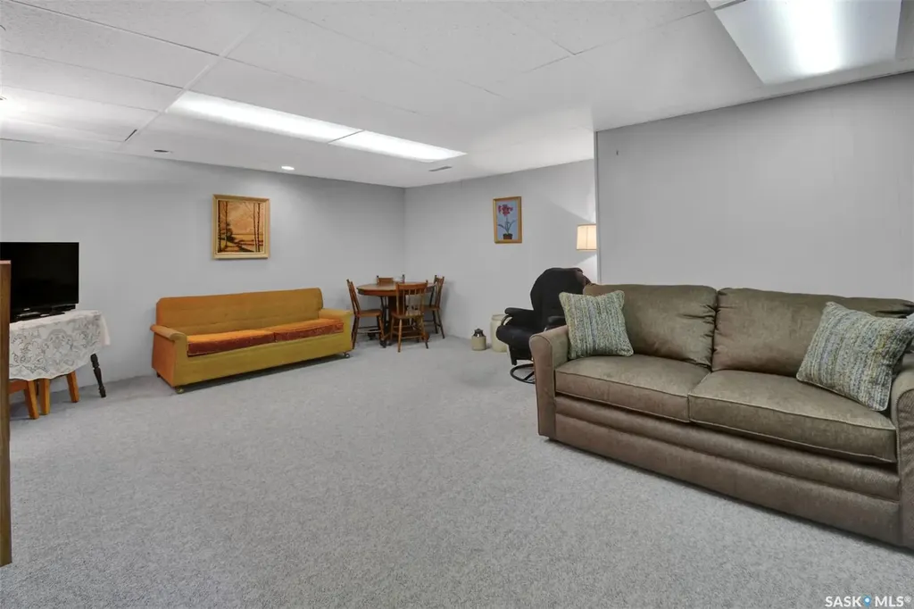 1721 Empire Avenue Saskatoon SK S7K 3E9