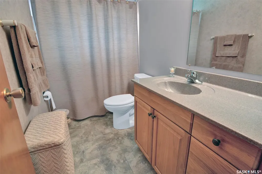 1721 Empire Avenue Saskatoon SK S7K 3E9