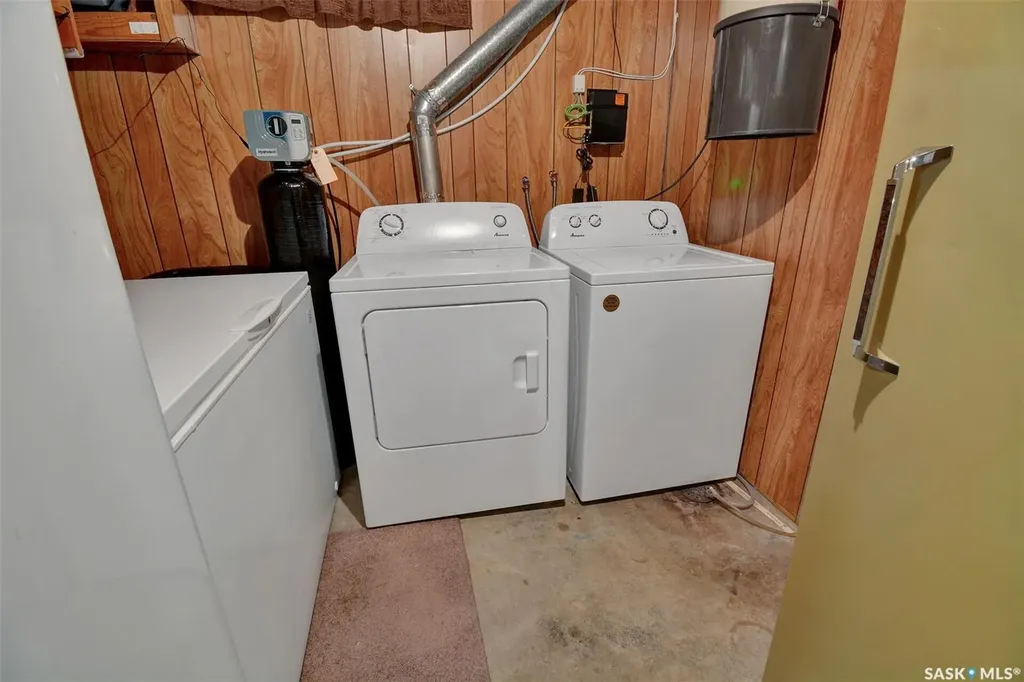 1721 Empire Avenue Saskatoon SK S7K 3E9