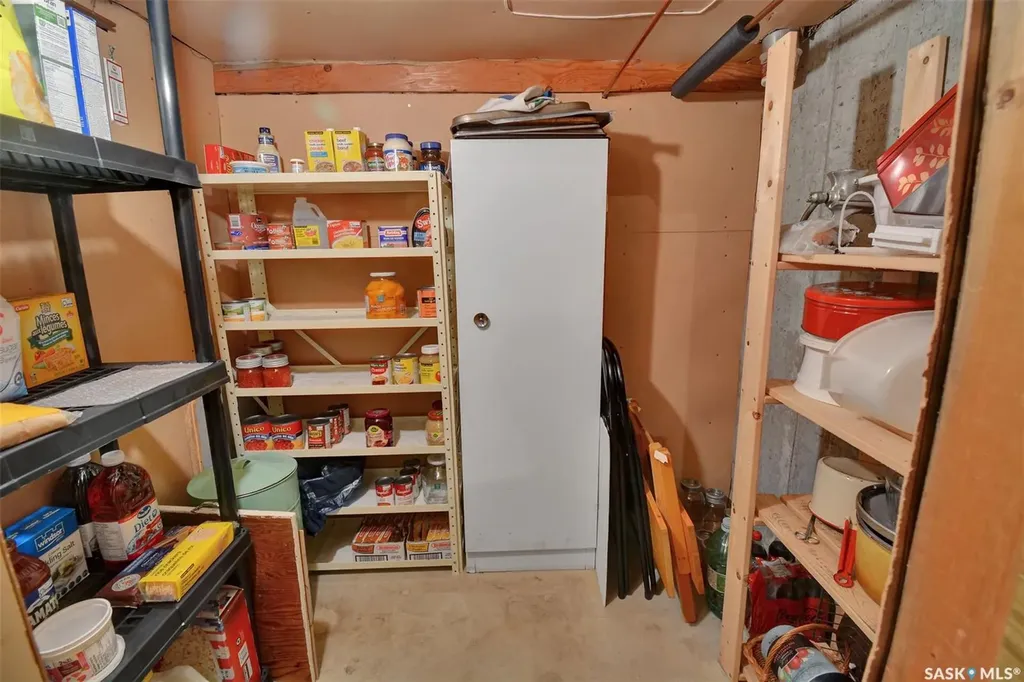 1721 Empire Avenue Saskatoon SK S7K 3E9