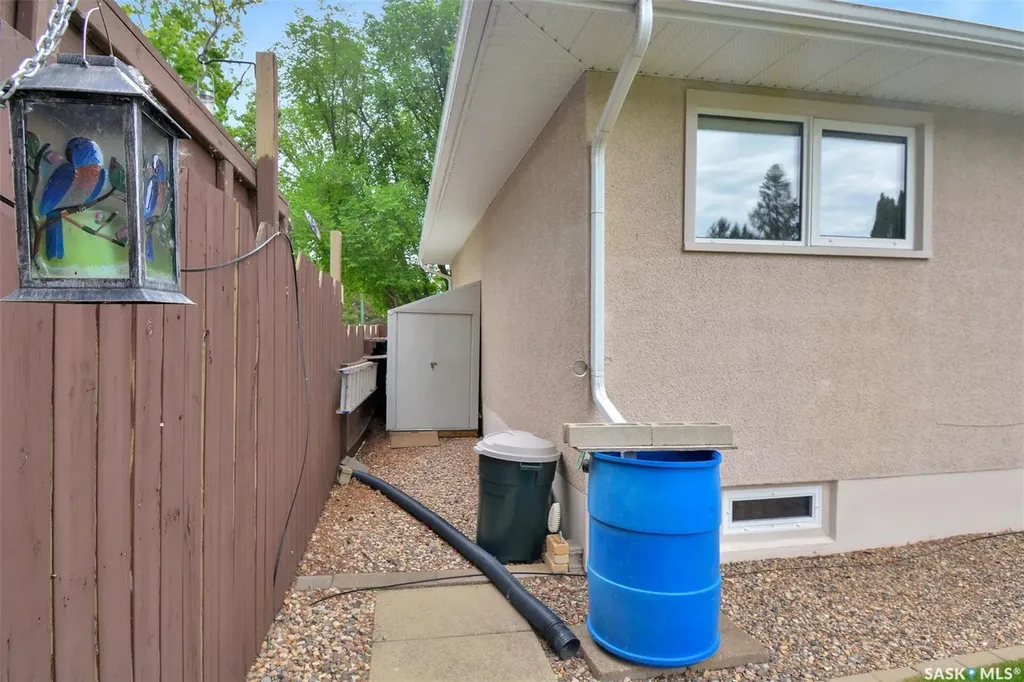 1721 Empire Avenue Saskatoon SK S7K 3E9