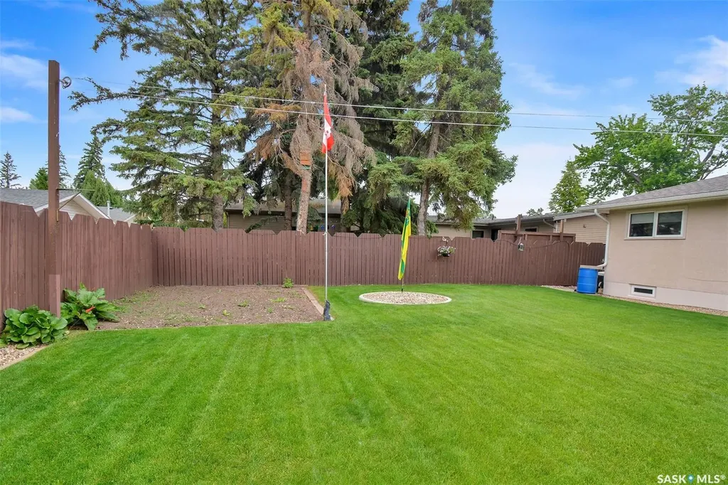 1721 Empire Avenue Saskatoon SK S7K 3E9