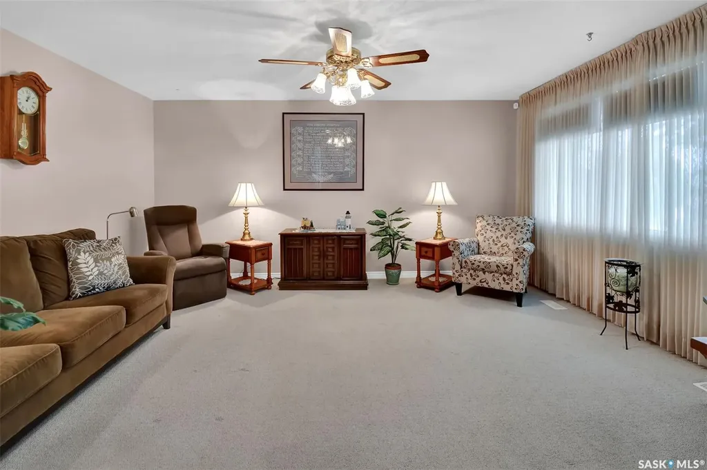 1721 Empire Avenue Saskatoon SK S7K 3E9