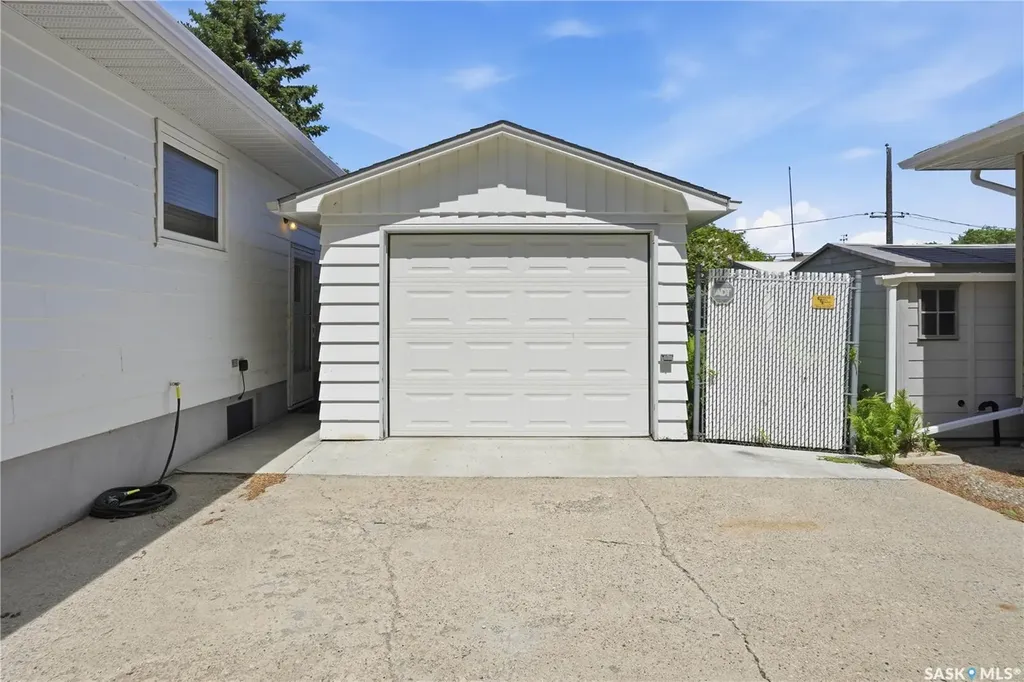 3216 28th Avenue Regina SK S4S 2M9