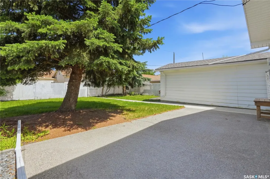 3216 28th Avenue Regina SK S4S 2M9