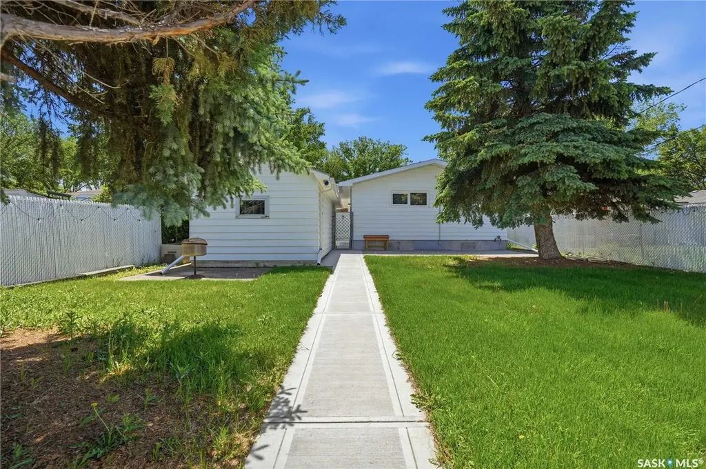 3216 28th Avenue Regina SK S4S 2M9